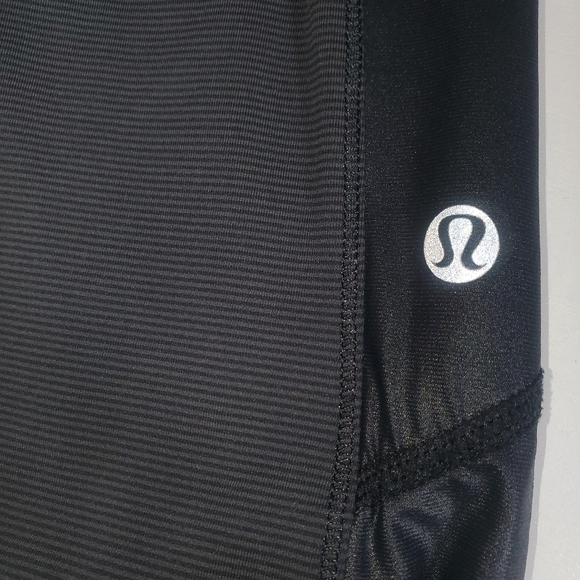 Lululemon Women’s Size 6 Legging Cut The Crop Pants Black Faux Leather 26" Waist - Picture 3 of 4